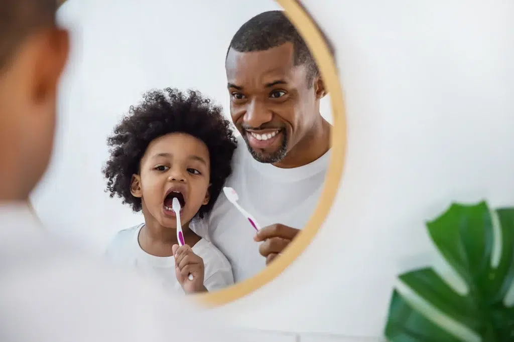 Dicas de cuidados diários para manter os dentes saudáveis